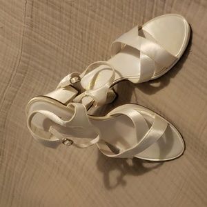 Satin dyeable formal heels size 9m